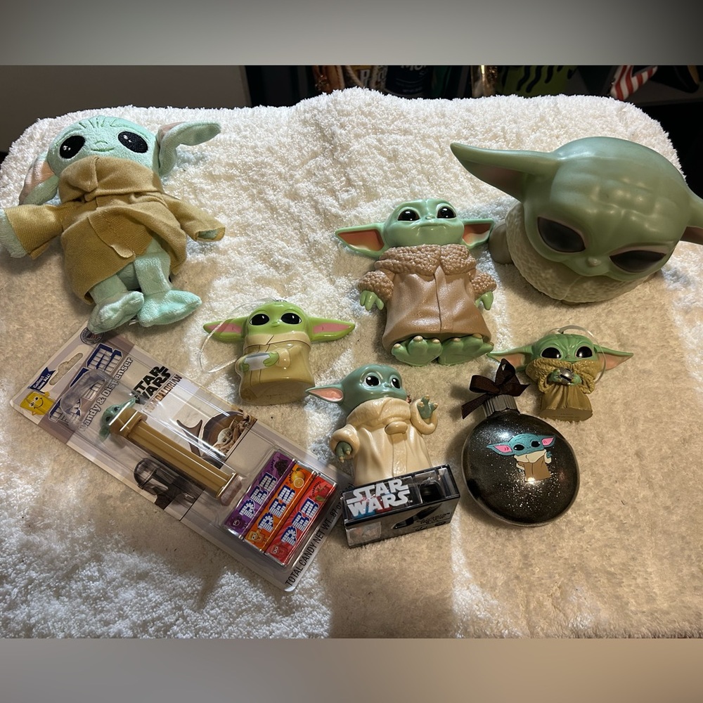 Baby Yoda goodie box